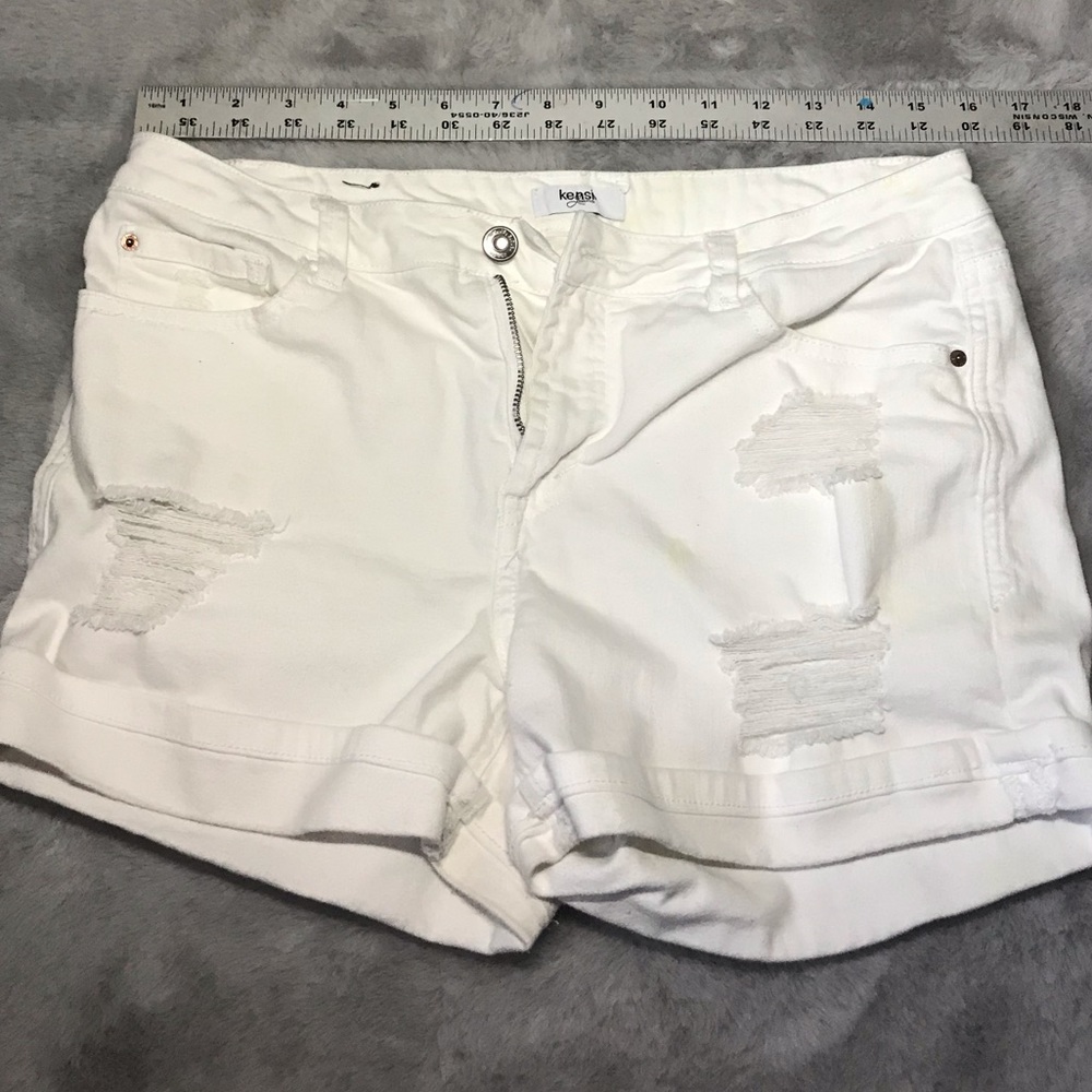 5 for $20 White jean shorts Kensie size 8 / 29